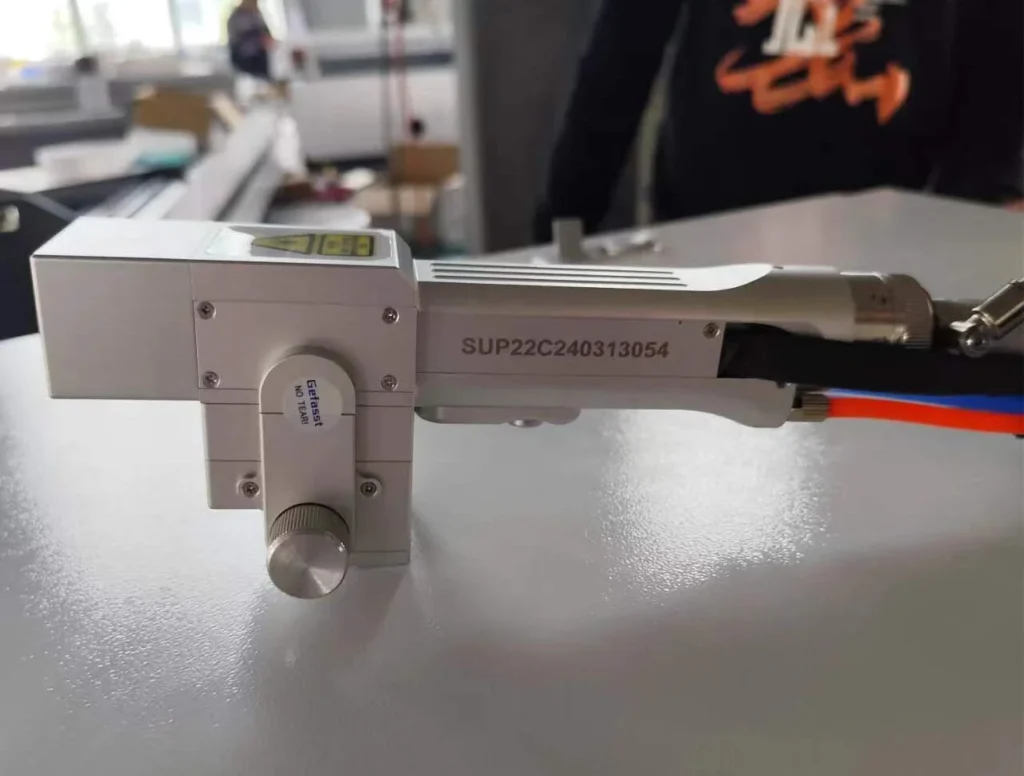 laser cleaning machine